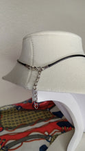 Load image into Gallery viewer, Seashell necklaces