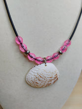 Load image into Gallery viewer, Seashell necklaces